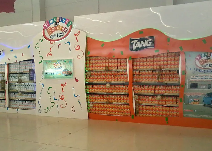 Ambientación de punto de venta para Tang